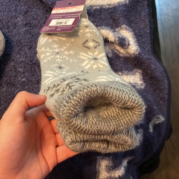 BUNDLE!!! 4 pairs of brand new socks (with tags). - Picture 4 of 5